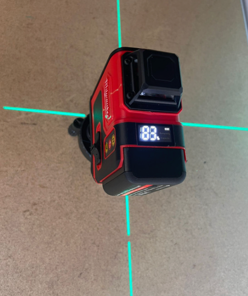 Milwaukee Laserski Nivelir 16 Linija – Zeleni Zraci + Stalak
