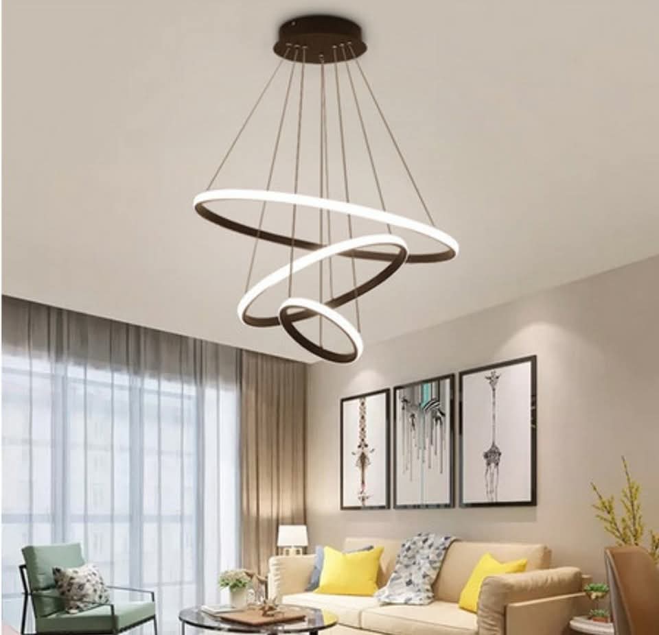 Moderni LED Luster – 3 Prstena, 3 Boje Svjetla