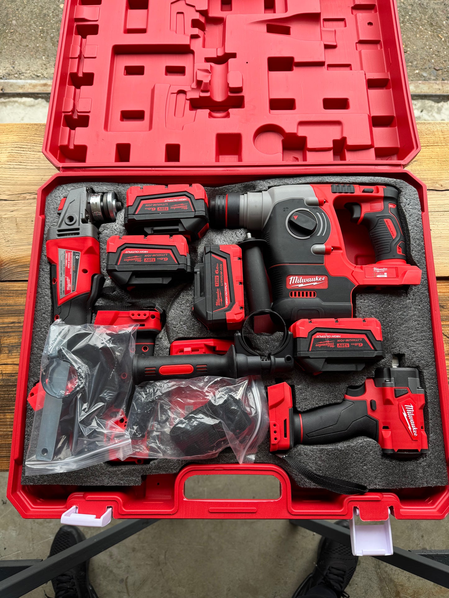 MILWAUKEE 4-u-1 AKU SET