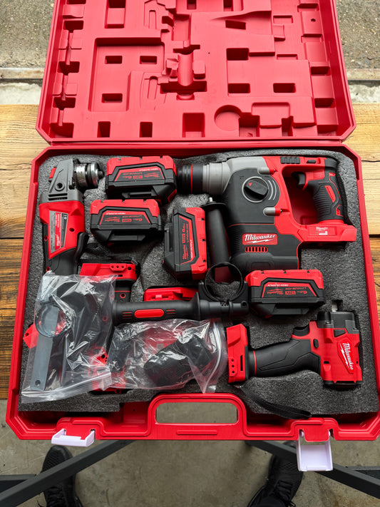 MILWAUKEE 4-u-1 AKU SET