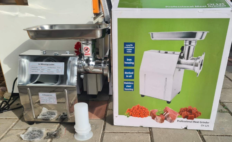 🥩 Električna Mašina za Mljevenje Mesa – Model 12 (3600W)