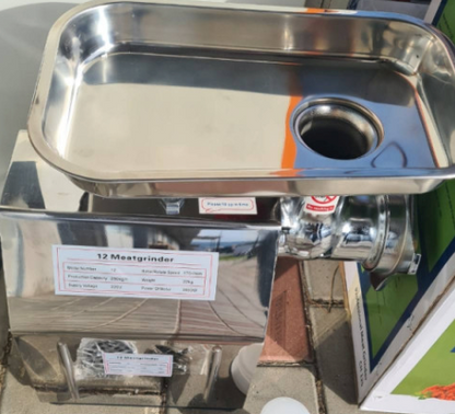 🥩 Električna Mašina za Mljevenje Mesa – Model 12 (3600W)
